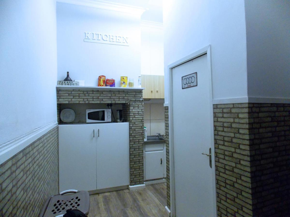 Хостел Trap Houz Backpackers Кейптаун Экстерьер фото