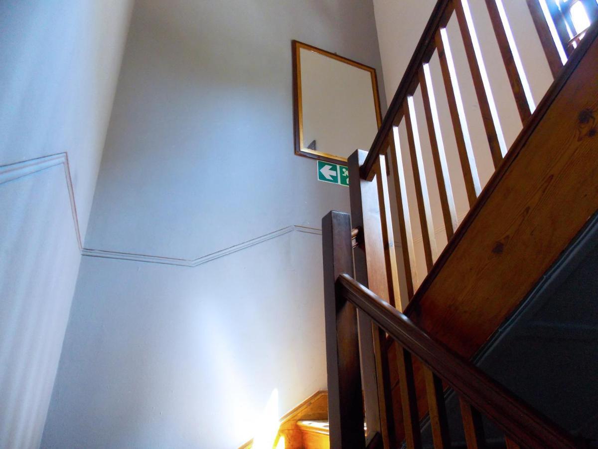 Хостел Trap Houz Backpackers Кейптаун Экстерьер фото