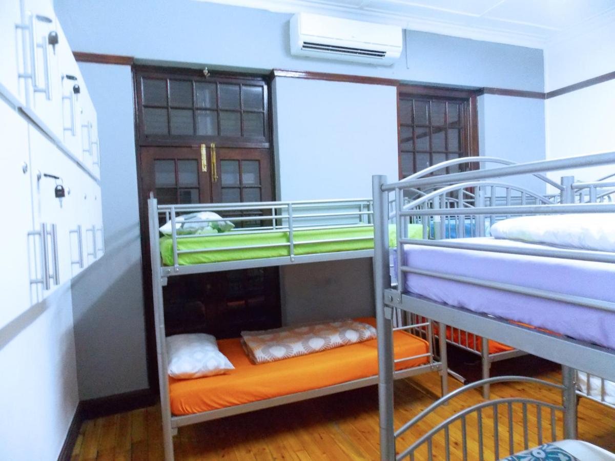 Хостел Trap Houz Backpackers Кейптаун Экстерьер фото