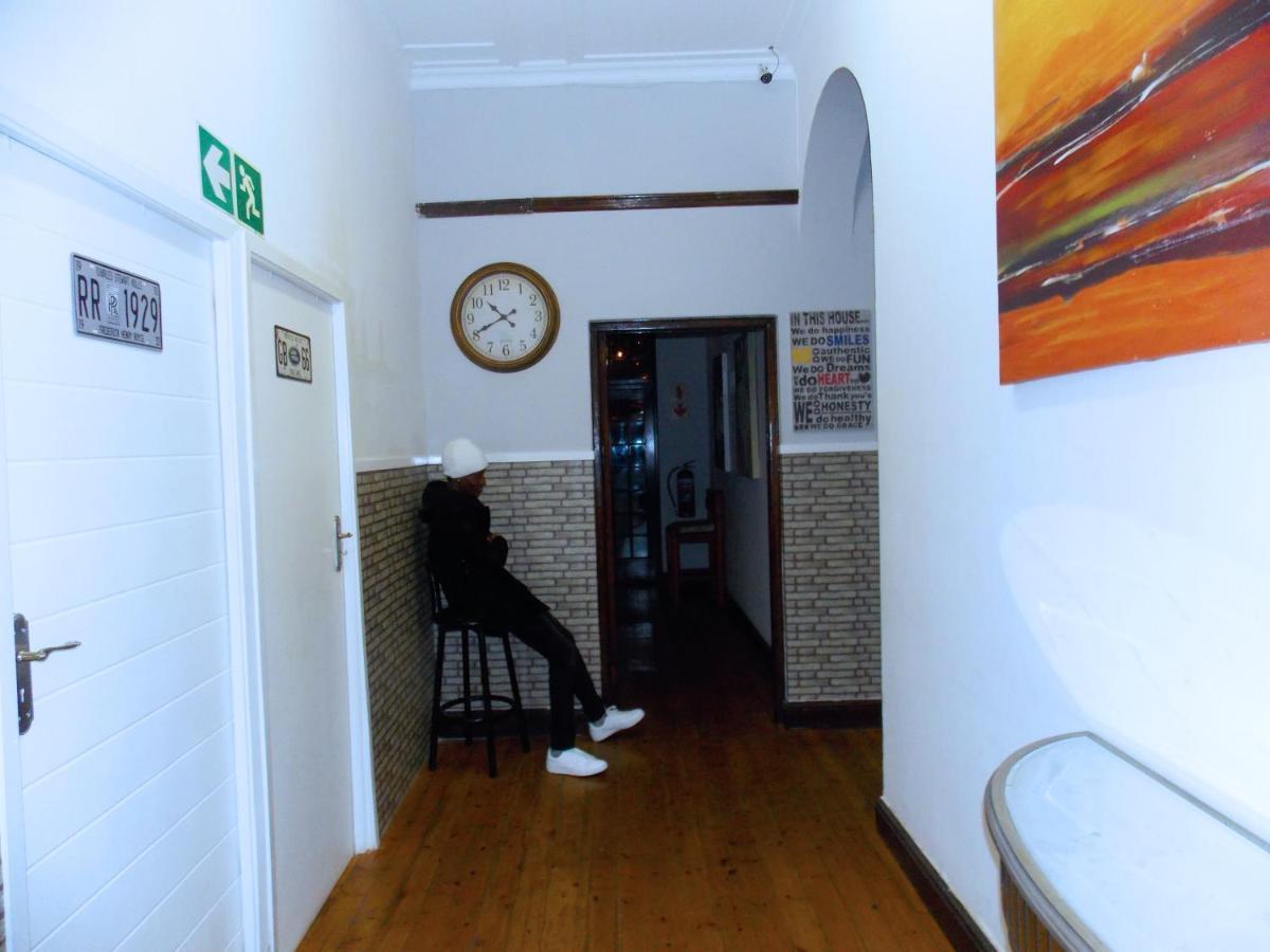 Хостел Trap Houz Backpackers Кейптаун Экстерьер фото